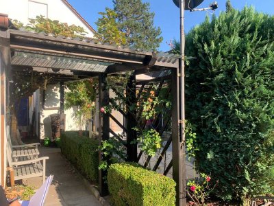 Gemütliche EG-Wohnung mit vier Zimmern Terrasse + Garten und EBK in Darmstadt