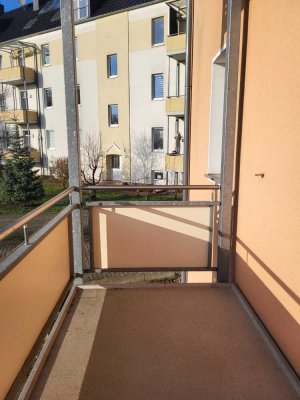 3-RW mit sonnigem Balkon - Tageslichtbad mit Dusche und Wanne