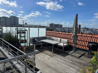 Lichtdurchflutetes DG-Juwel mit 27 m² Aufdachterrasse im Prenzlauer Berg