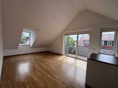 4 Zimmer Dachwohnung mit EBK und Westbalkon