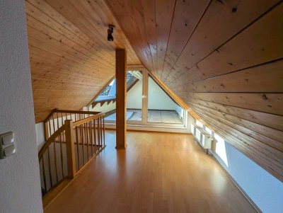 KEINE Maklergebühr - Großzügige 4-Zimmer-Wohnung mit Einbauküche und Süd-Dachterrasse am Wald