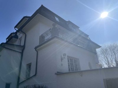 Erstbezug nach Renovierung! 4-Zimmer-Wohnung mit Südbalkon in Bestlage Grünwald