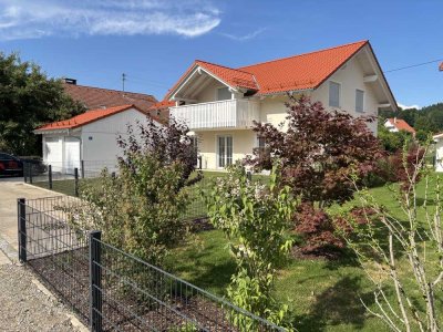 Nur noch einziehen! Barrierefreie EG-WHG, NEUBAU, 3-Zi., mit neuer Küche, mit gr. Terrasse, Garten