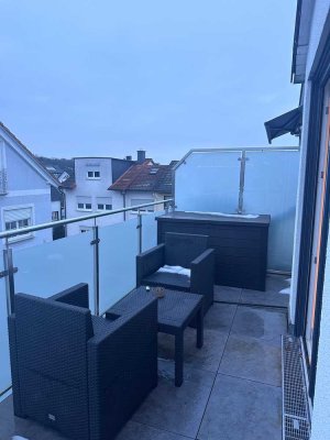 Helle 2-Zimmer Dachgeschosswohnung mit Balkon in Obertshausen