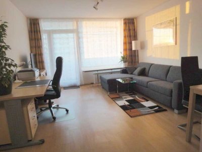 RESERVIERT bis 5.6.:  Freies, möbliertes Appartment, keine Provision, Westloggia, direkt auf dem OEZ