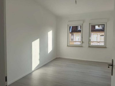 HEGERICH: Frisch renovierte 3-Zimmer Wohnung am Fürther Stadtpark!