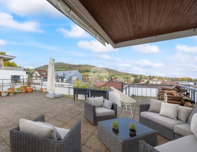 Helle 4 Zimmer-Penthouse-Wohnung mit Panoramablick und offenem Kamin in Merzhausen