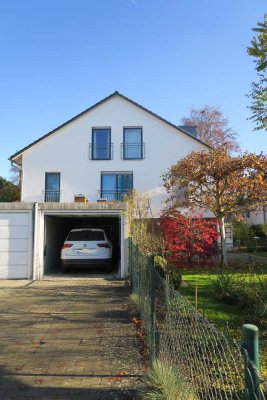 Geräumiges, helles Reiheneckhaus mit großem Garten in Untermenzing