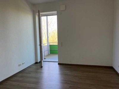Helle, freundliche 2-Zimmer Wohnung mit Balkon im 1. OG in Kassel-Niederzwehren