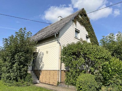 Charmantes Wohnhaus mit idyllischem Gartengrundstück in Höhn.