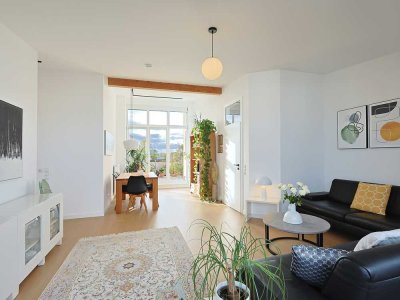 Moderne, lichtdurchflutete Wohnung mit 2 Balkonen und traumhaftem Weitblick in Pattonville