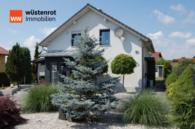 NEUWERTIGES, RUHIG GELEGENES EINFAMILIENHAUS MIT HERRLICHEM GARTEN UND GARAGE IN WINZER/NEßLBACH