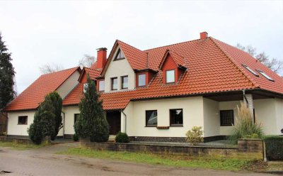 **DACHTERRASSE**KAMIN**DOPPELGARAGE**Viel Platz in ruhiger Ortslage**