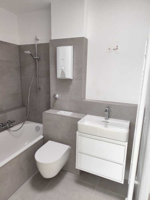 Erstbezug nach Sanierung: 4-Zi.-Dachgeschosswohnung in Aachen-Laurensberg