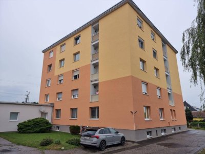Gepflegte 2-Zimmer-Wohnung mit Loggia in zentraler Lage!
