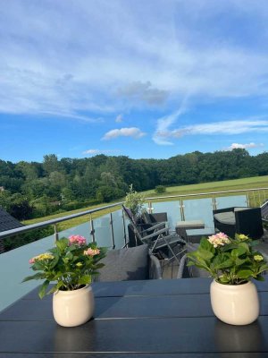 Großzügige 3 Zimmerwohnung mit großer Dachterrasse, Stellplatz und Fahrradschuppen