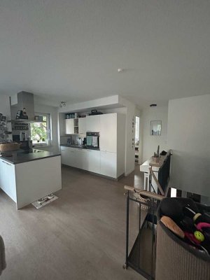 Stilvolle 3-Raum-Maisonette-Wohnung mit gehobener Innenausstattung mit Einbauküche in Heilbronn