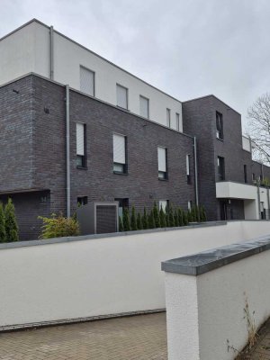 Neuwertige 3,5-Raum-Penthouse-Wohnung in MH-Saarn am Uhlenhorst mit viel Ausstattung