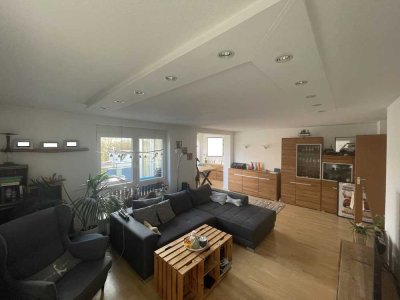 Moderne 3,5-Zimmer-Wohnung mit Balkon, EBK und Garagenstellplatz