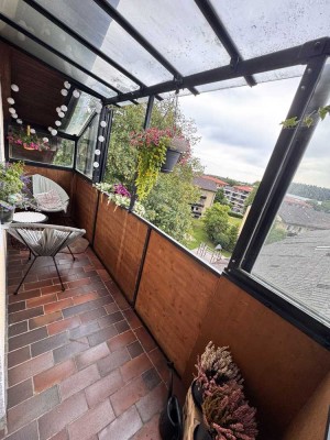 ZENTRALE 2 ½ ZIMMERWOHNUNG INKL. ÜBERDACHTEM BALKON