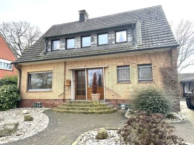 Freistehendes Einfamilienhaus mit Einliegerwohnung und Garage in Geldern-Hartefeld