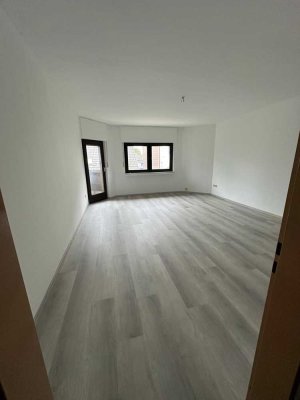 Attraktive 2-Zimmer-Wohnung, frisch saniert, in Bochum-Wattenscheid-Mitte