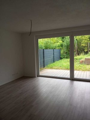 Erstbezug 1-Zimmer-Wohnung mit Terrasse, EBK und TG-Stellplatz in Kleingartach