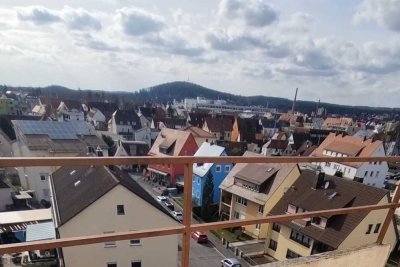Erstbezug nach Sanierung - Komfortabel Wohnen über den Dächern von Lauf
