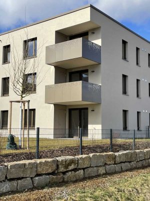 helle 3-Zimmer-Neubauwohnung zum Erstbezug mit Balkon und Einbauküche