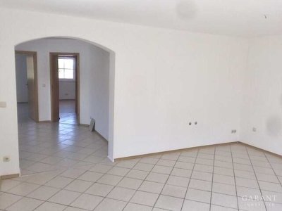 Großzügige 4 Zimmer-Erdgeschoss-Wohnung