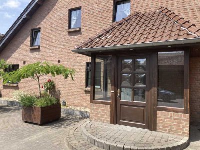 Stilvolle, vollständig renovierte 4-Raum-Wohnung mit gehobener Innenausstattung in Tönisvorst
