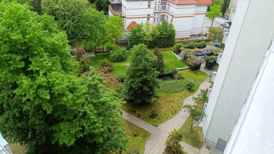 Am Halensee, Ku´damm
modernisiert mit Balkon und Fahrstuhl