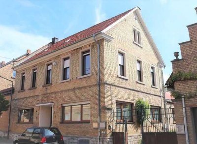 Gemütliches Hinterhaus mit Terrasse in ruhiger Lage