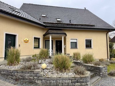 Elegante Villa mit großzügiger Lagerfläche, Büros und XL-Garage-Wohnen und Arbeiten unter einem Dach