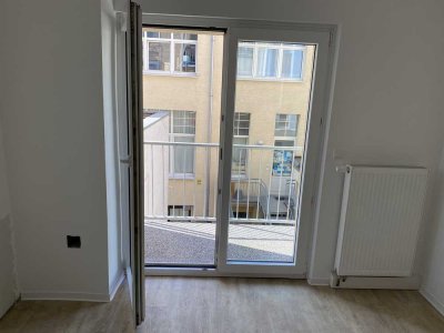 Erstbezug nach Sanierung: freundliche 3-Zimmer-WG mit Einbauküche und Balkon in Mainz Innenstadt