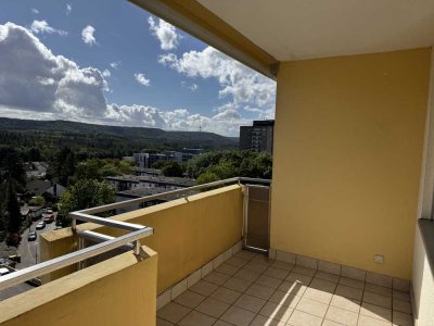 Renovierte 4-Zimmer Wohnung mit Blick über Pfälzerwald in KL Innenstadt