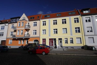 Komfortable 2 Zimmer Wohnung im 1. OG in Dessau West, 8 qm Balkon und Garten, Solaranlage