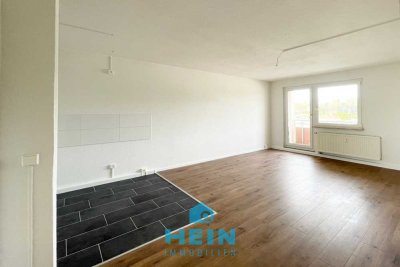 Frisch sanierte 3-Raumwohnung inkl. Balkon, Einbauküche & Garage in Zwönitz!