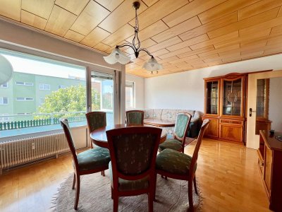 BARRIEREFREIE 3 ZIM.-WOHNUNG - LOGGIA - STELLPLATZ - RUHIGE STADTRAND LAGE - RENOVIERUNGSBEDÜRFTIG
