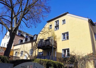 Sofort zu beziehen, Altstadt /R– mit Dachterrasse, EBK & Donaunähe