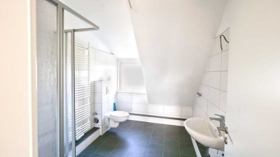 Celler Str. - Moderne und gemütliche 2 ZW im DG