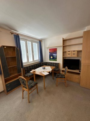Moderne 1-Zimmer Neubauwohnung Voll Möbiliert mit Aufzug und Tiefgaragenplatz