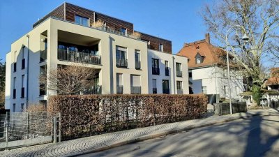 Moderne 4 - Zimmer Stadtwohnung mit lichtdurchfluteten Räumen, 2 Terassen und Außenbereichen