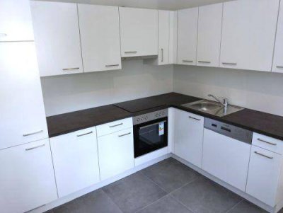 Erstbezug: Ruhiger 2 ZIMMER-NEUBAU + Süd-Balkon 6,5m² + extra Küche neu + neue Sanitäranlagen + Lift