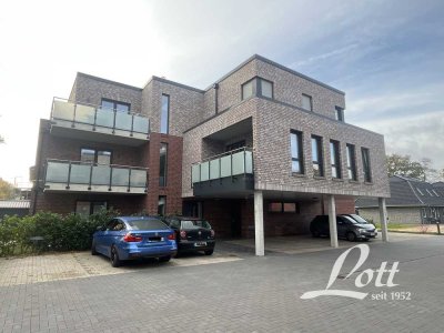 **Neubau - Schöne Oberwohnung mit Balkon anzumieten !**