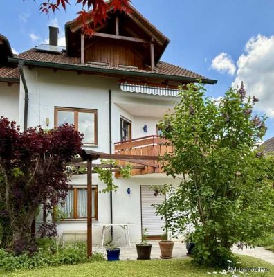 Ruhige Lage - wunderschöner Blick! Sonnige, sehr familienfreundliche Doppelhaushälfte mit Garten!