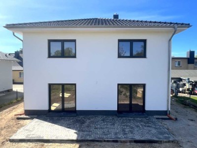 PROVISIONSFREI | SOFORT BEZUGSFREI - TOP Neubau Stadt Villa in ruhiger beliebter Wohnlage !