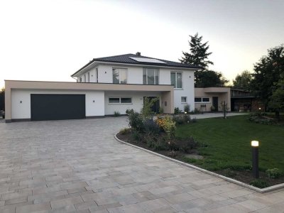 Versteigerung am 14.11.: 0,5 Hektar mit 2 Häusern und Acker in Memmelsdorf