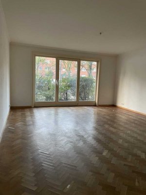 2 Zimmer-Wohnung mit Stellplatz in der Garage in idealer und beliebter Lage.