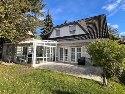 Charmantes Einfamilienhaus mit Carport in Kleinmachnow
